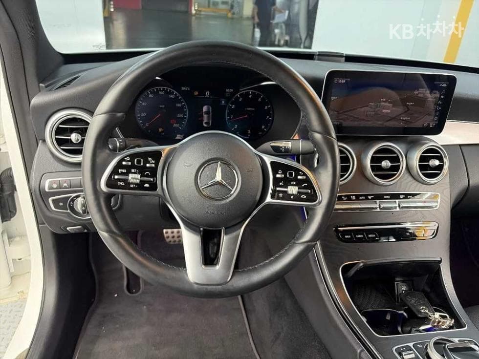 Mercedes-Benz The New (фейслифт) C-КласC200 AMG Line - 9