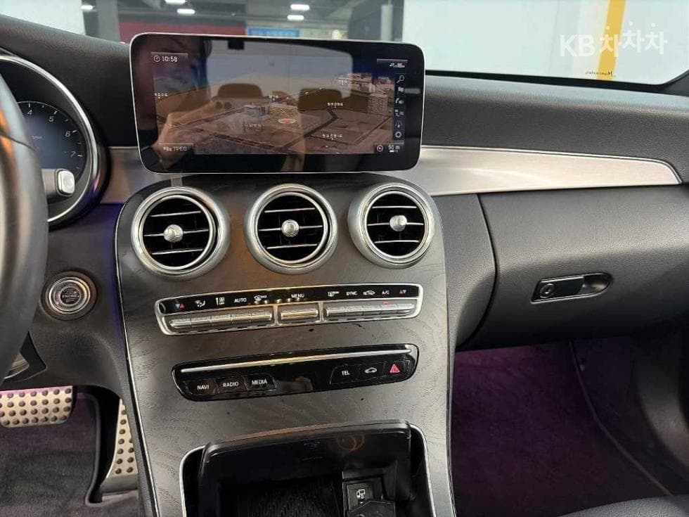 Mercedes-Benz The New (фейслифт) C-КласC200 AMG Line - 10