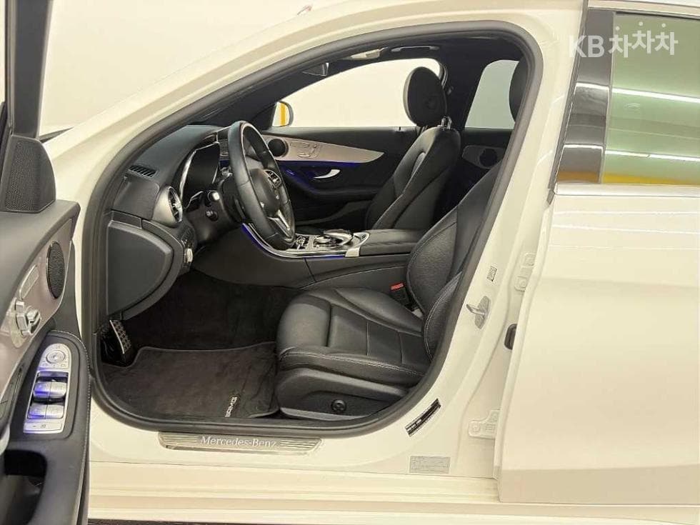 Mercedes-Benz The New (фейслифт) C-КласC200 AMG Line - 11
