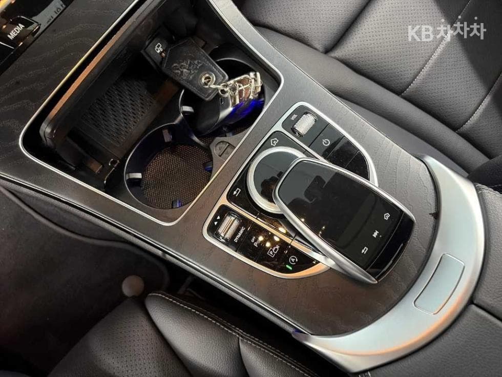 Mercedes-Benz The New (фейслифт) C-КласC200 AMG Line - 19