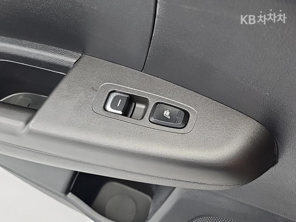 Киа Sportage 더 볼드2.0 Дизел 2WD Престиж - 14