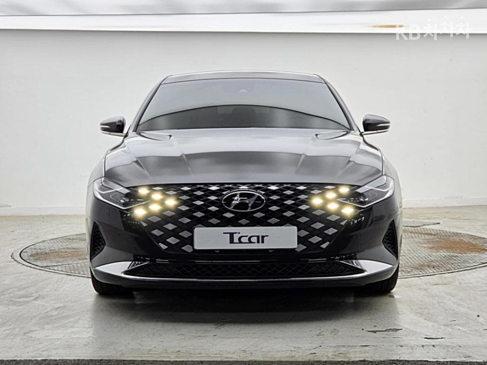 Hyundai The New (facelift) Grandeur (Azera)2.5 Premium 초이스 - 3