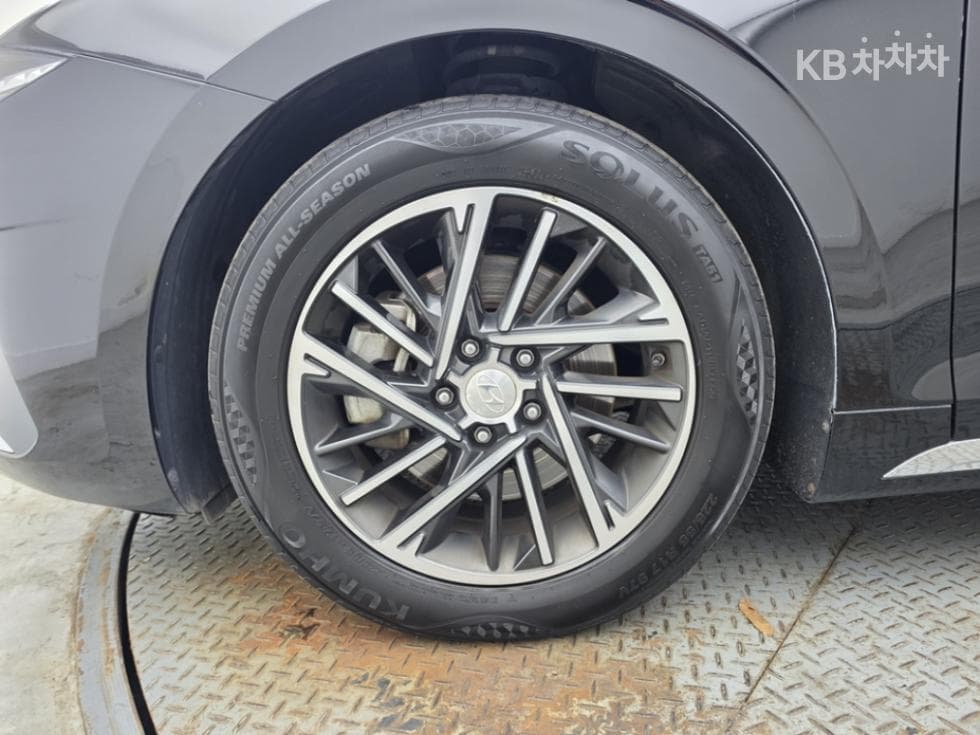 Hyundai The New (facelift) Grandeur (Azera)2.5 Premium 초이스 - 5