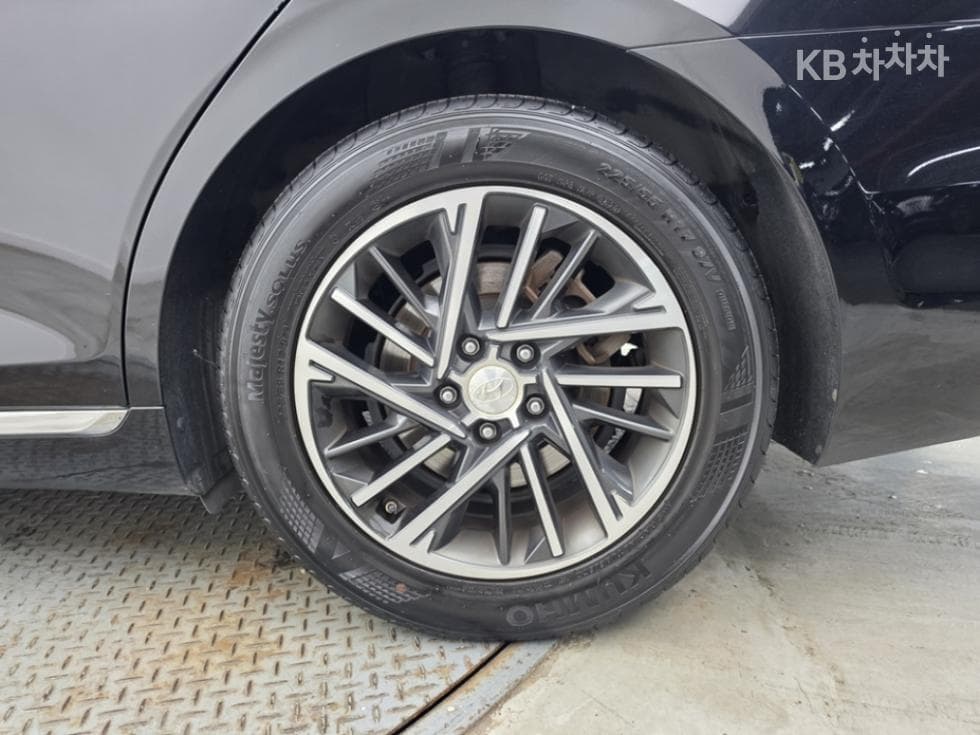 Hyundai The New (facelift) Grandeur (Azera)2.5 Premium 초이스 - 6