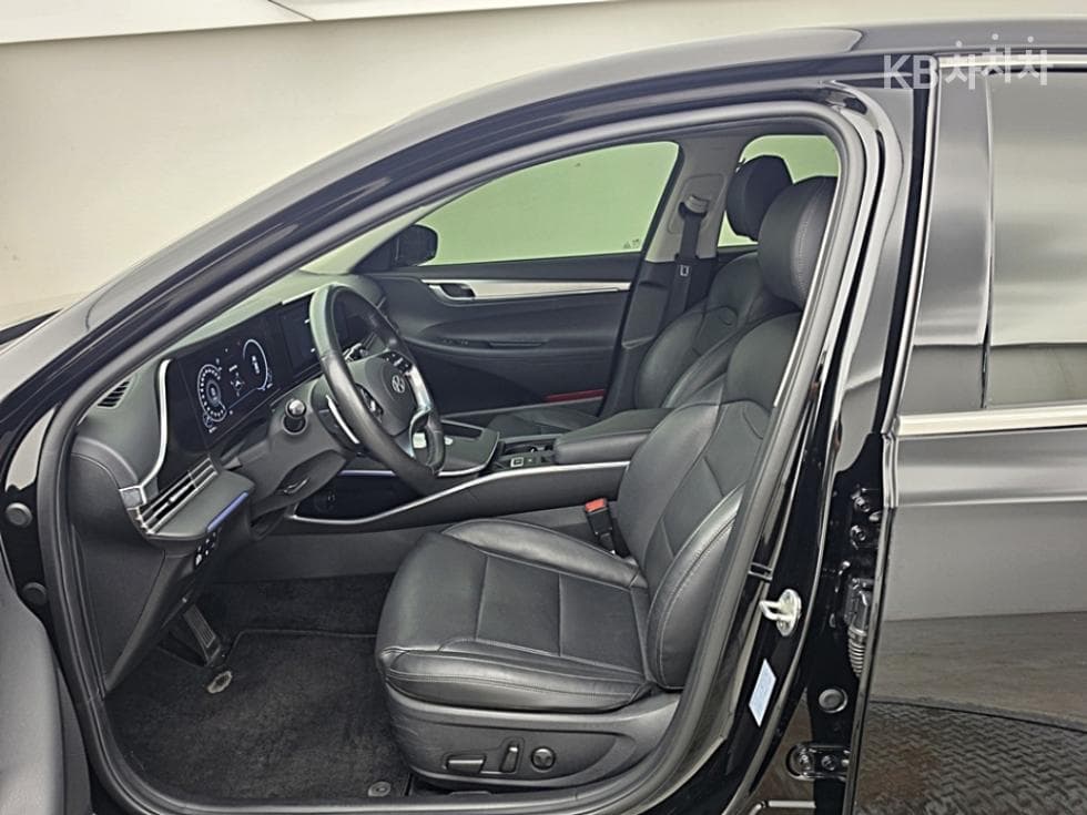 Hyundai The New (facelift) Grandeur (Azera)2.5 Premium 초이스 - 11