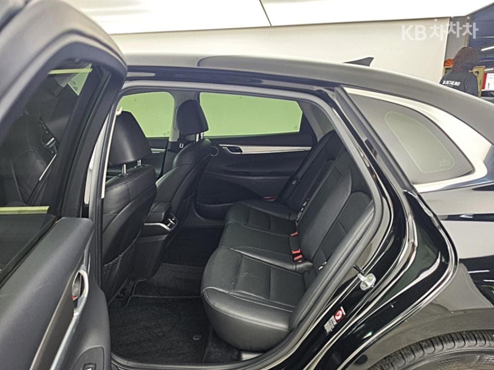 Hyundai The New (facelift) Grandeur (Azera)2.5 Premium 초이스 - 12