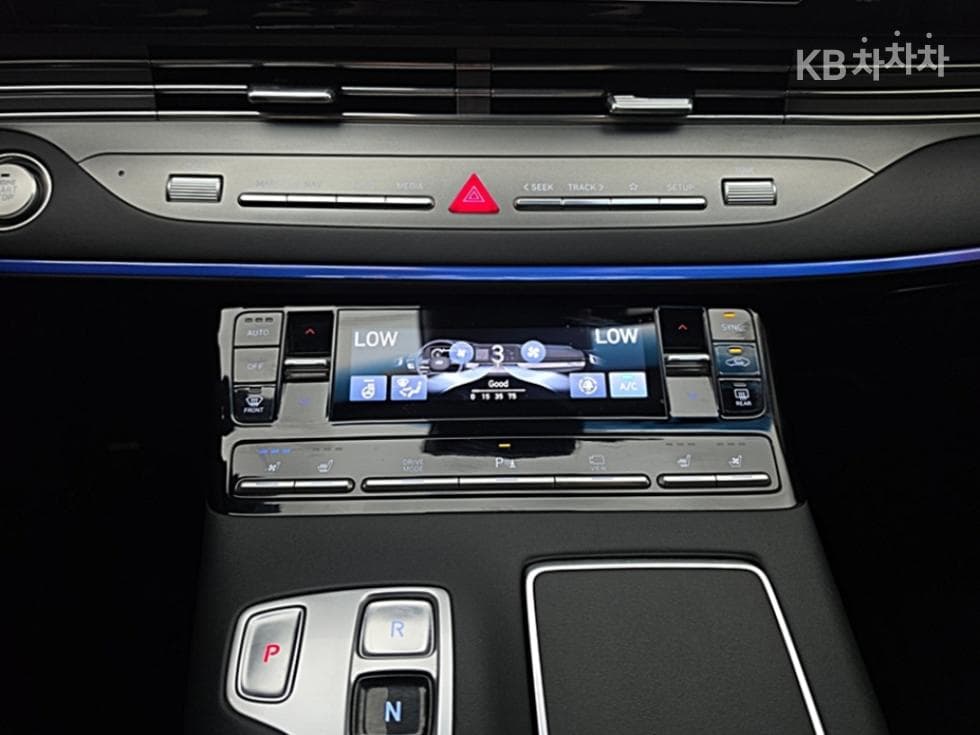 Hyundai The New (facelift) Grandeur (Azera)2.5 Premium 초이스 - 20