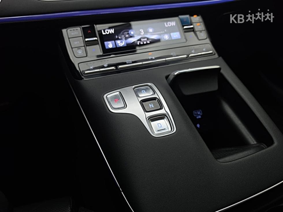 Hyundai The New (facelift) Grandeur (Azera)2.5 Premium 초이스 - 21
