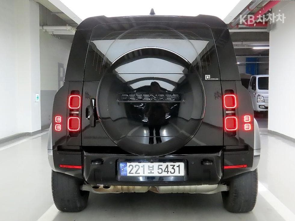 Land Rover 디펜더(L663)110 D300 X-DYN HSE - 3