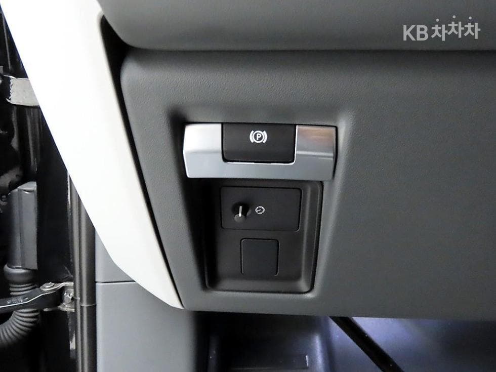 Land Rover 디펜더(L663)110 D300 X-DYN HSE - 12