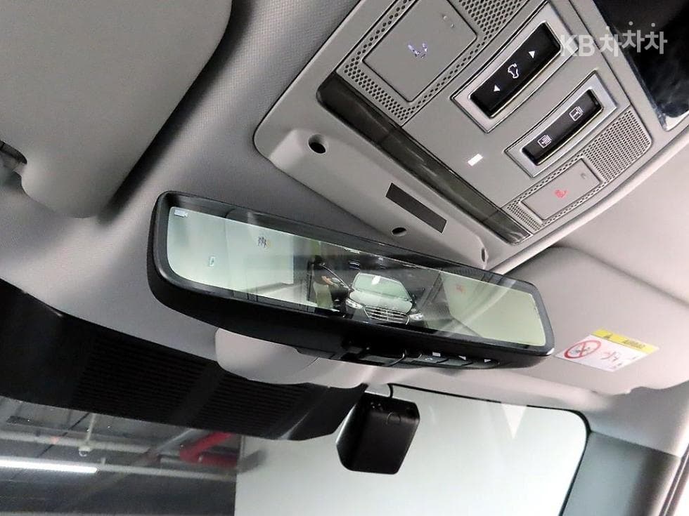 Land Rover 디펜더(L663)110 D300 X-DYN HSE - 17