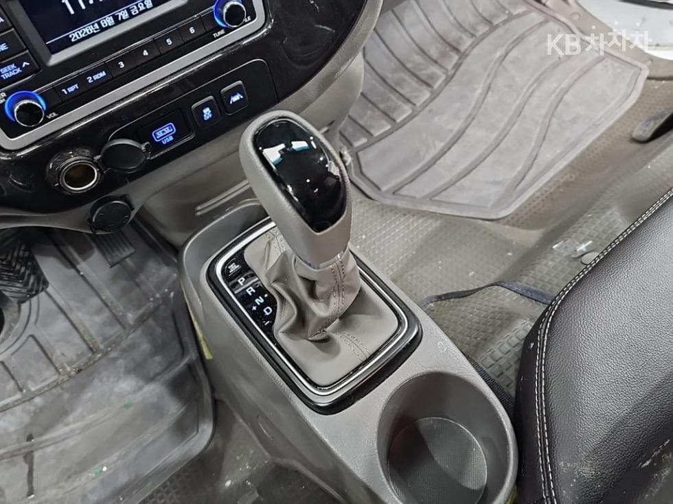 Хюндай Porter 2Удължено междуосие Двойна Кабина CRDi Premium - 7