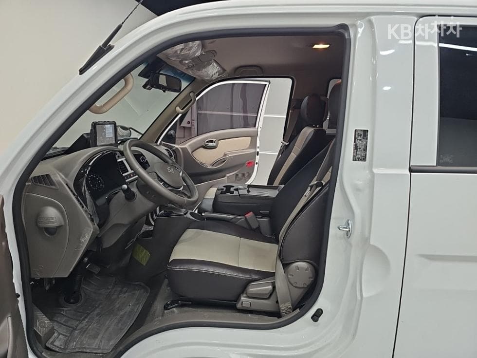 Хюндай Porter 2Удължено междуосие Двойна Кабина CRDi Premium - 10