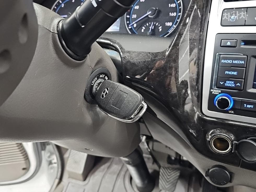 Хюндай Porter 2Удължено междуосие Двойна Кабина CRDi Premium - 16