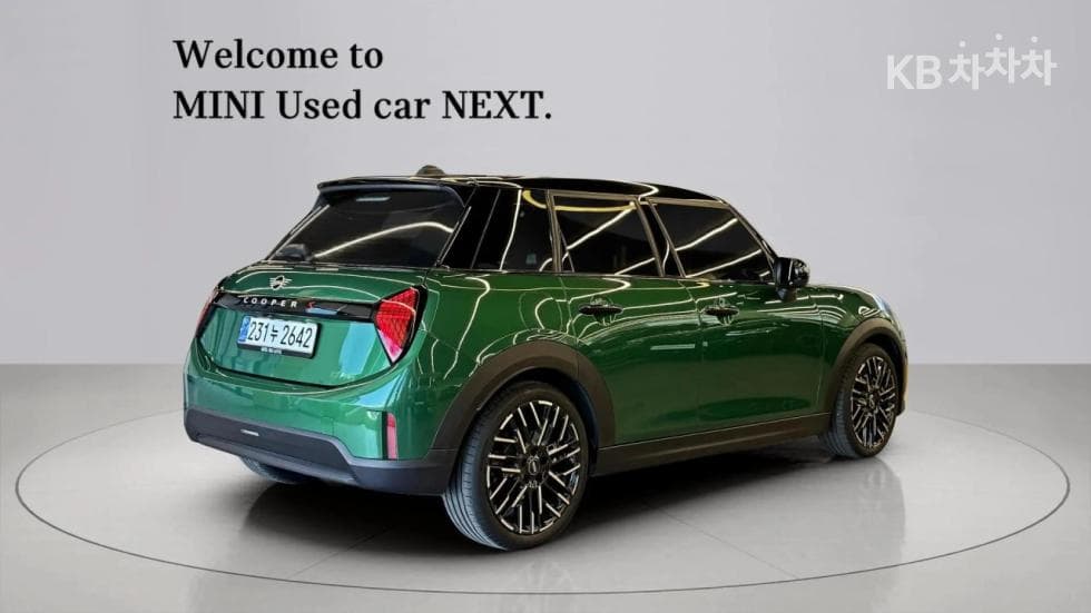 Mini Cooper 4th generationS 2.0 5-door Favoured - 2