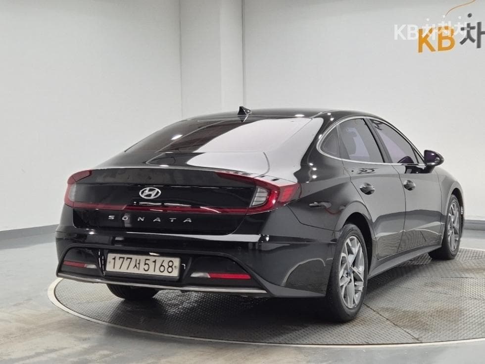 Hyundai Sonata (DN8)2.0 Premium 패밀리 - 3