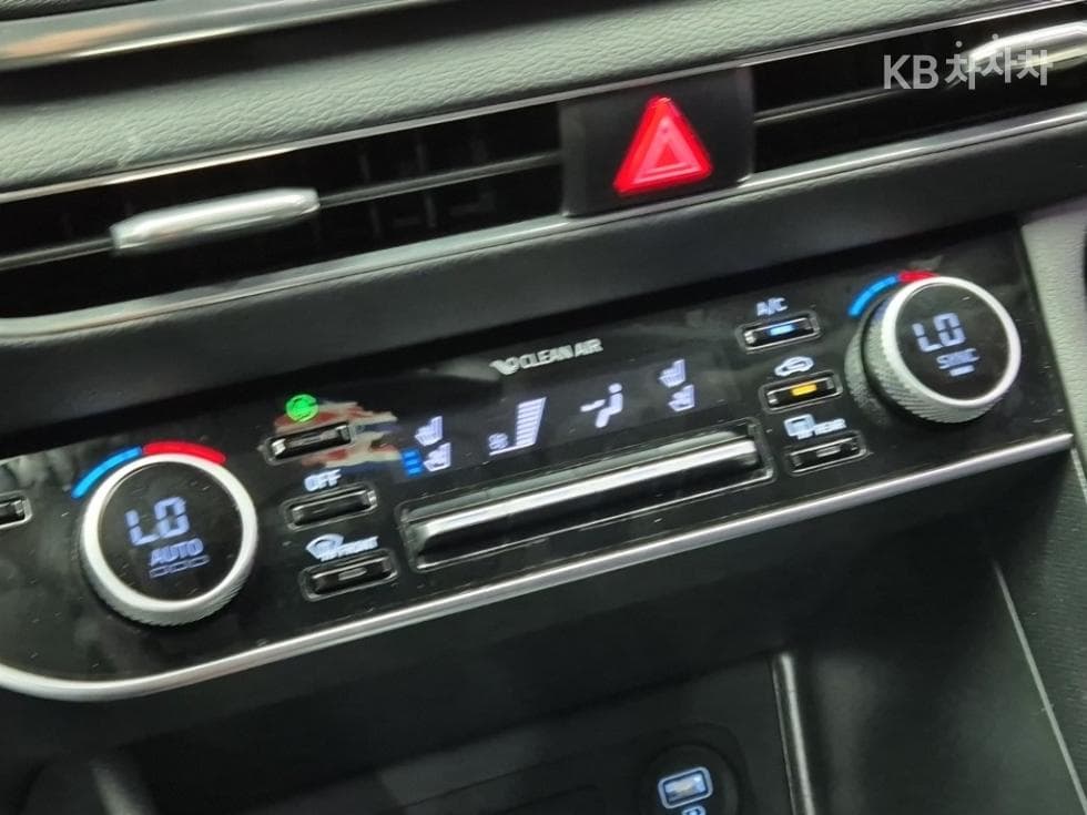Hyundai Sonata (DN8)2.0 Premium 패밀리 - 16