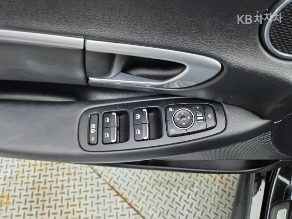 Hyundai Sonata (DN8)2.0 Premium 패밀리 - 18