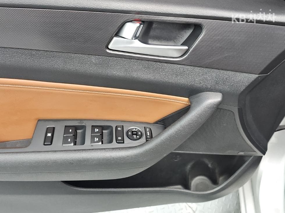 Хюндай Соната LF2.4 Exclusive - 17