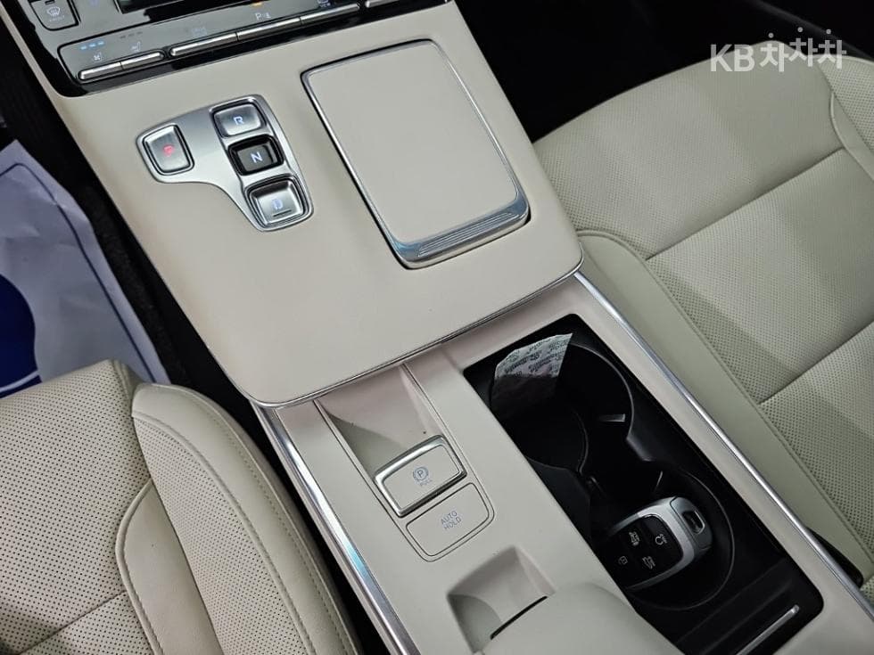 Хюндай The New (фейслифт) Grandeur (Azera)2.5 Le Blanc - 8