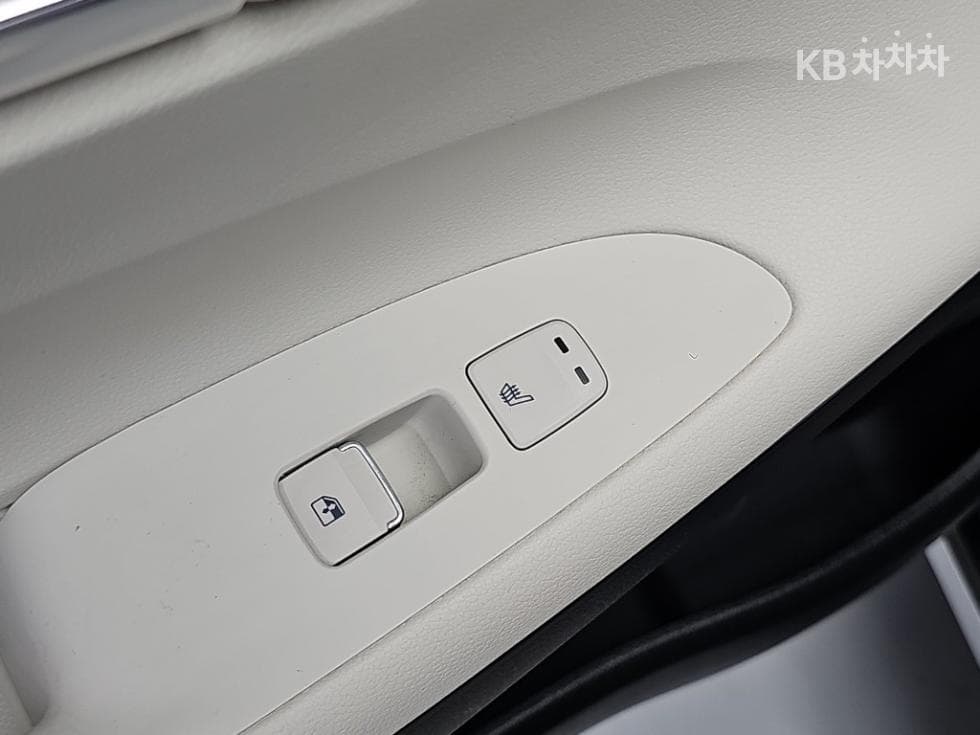 Хюндай The New (фейслифт) Grandeur (Azera)2.5 Le Blanc - 13