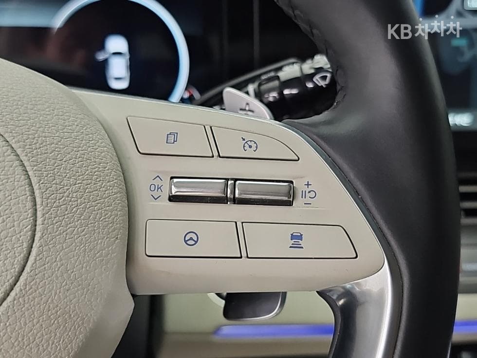 Хюндай The New (фейслифт) Grandeur (Azera)2.5 Le Blanc - 17