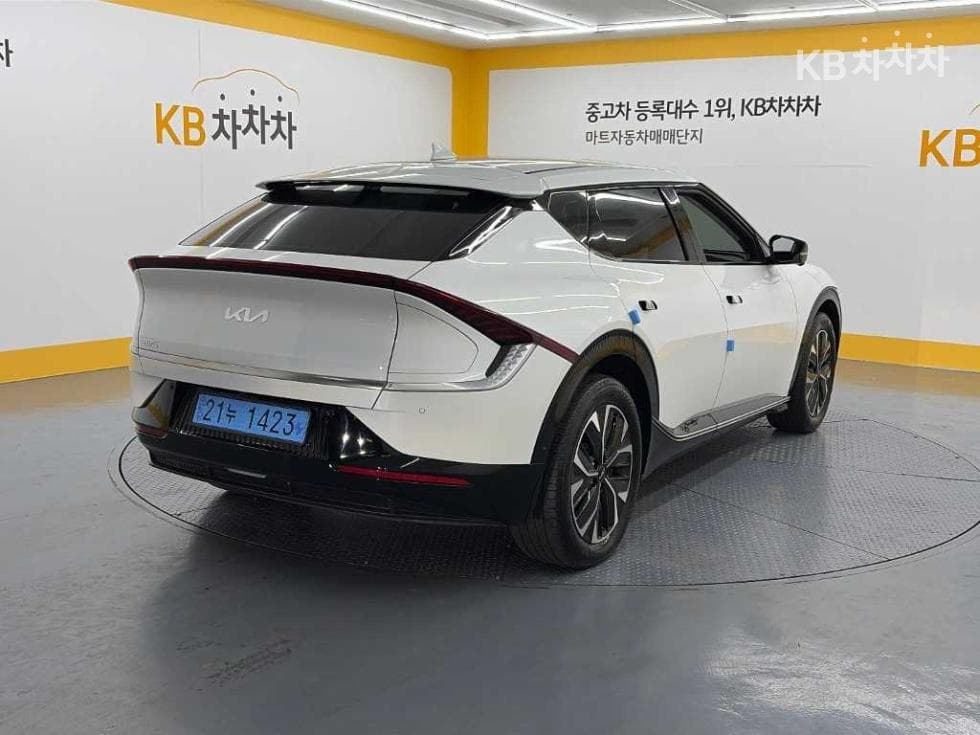 Киа EV6롱 레Местен지 2WD 어스 - 4