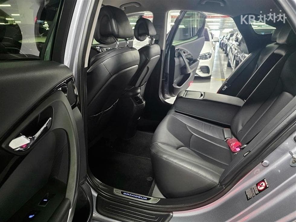 Hyundai Grandeur (Azera)HGHG220 Diesel Premium - 6