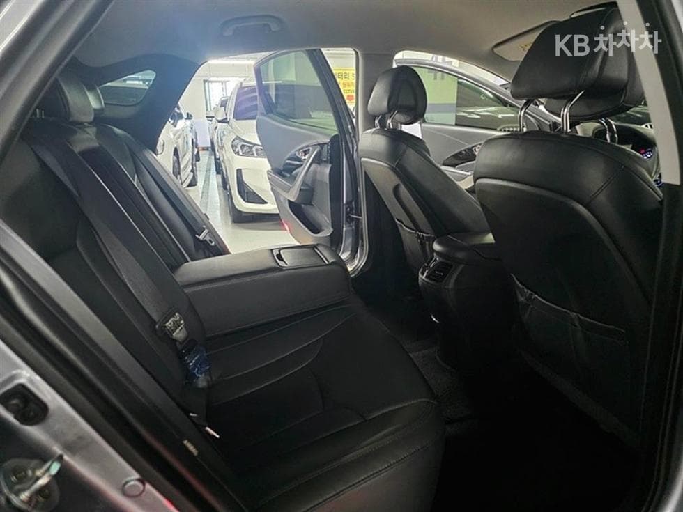 Hyundai Grandeur (Azera)HGHG220 Diesel Premium - 7