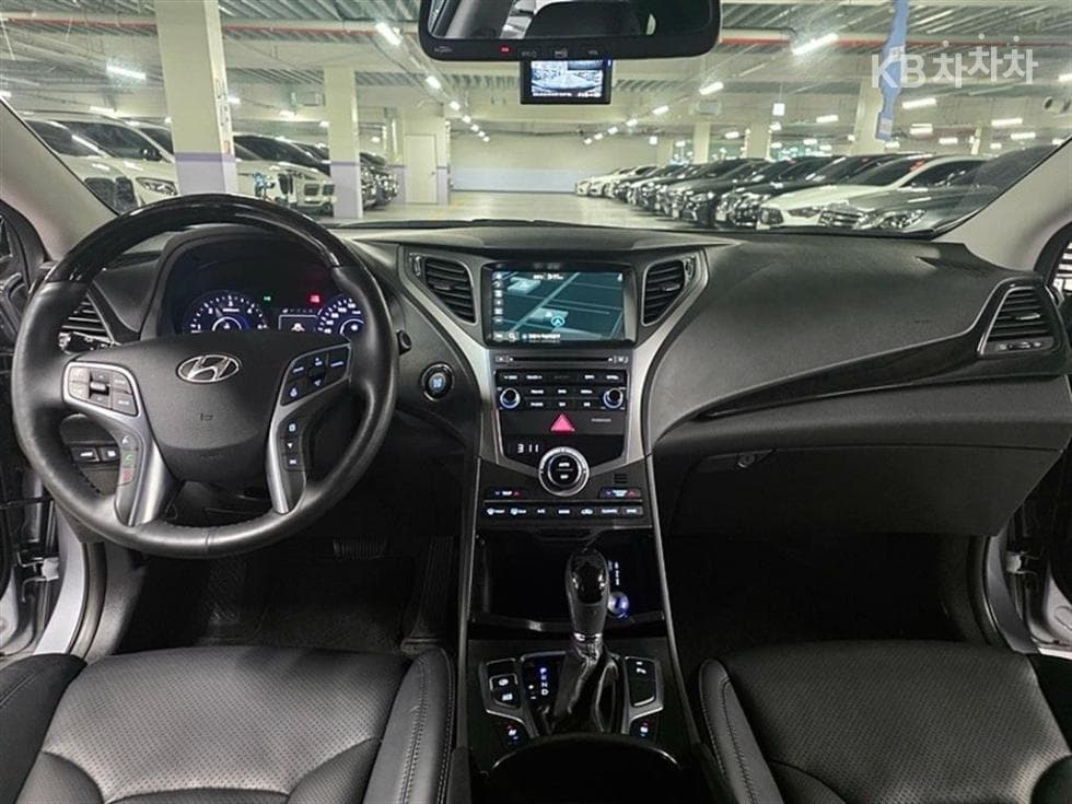 Hyundai Grandeur (Azera)HGHG220 Diesel Premium - 12