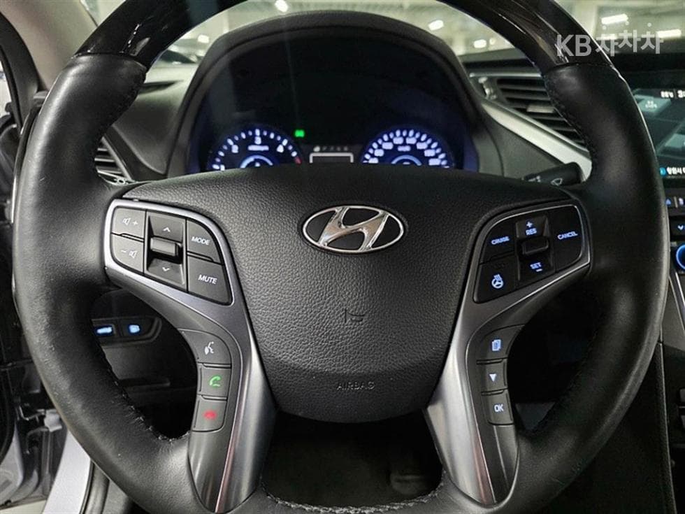 Hyundai Grandeur (Azera)HGHG220 Diesel Premium - 14