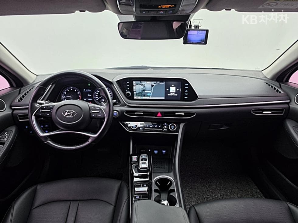 Hyundai Sonata (DN8)2.0 Premium - 13