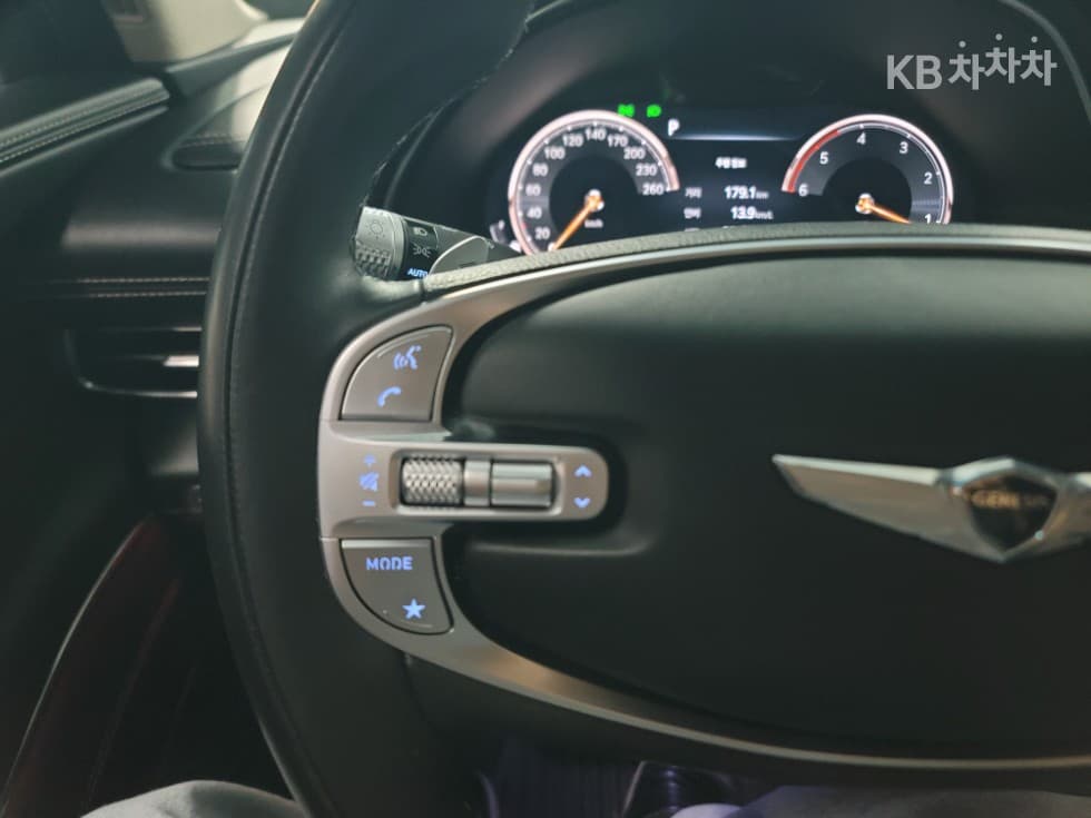 Genesis GV803.0 Diesel AWD - 11