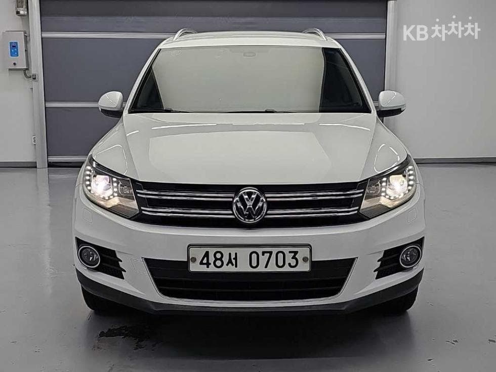 Volkswagen Нов Tiguan2.0 Турбо Дизел Инжекция 컴포트 5N - 2