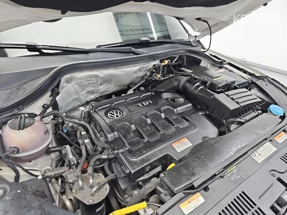 Volkswagen Нов Tiguan2.0 Турбо Дизел Инжекция 컴포트 5N - 5