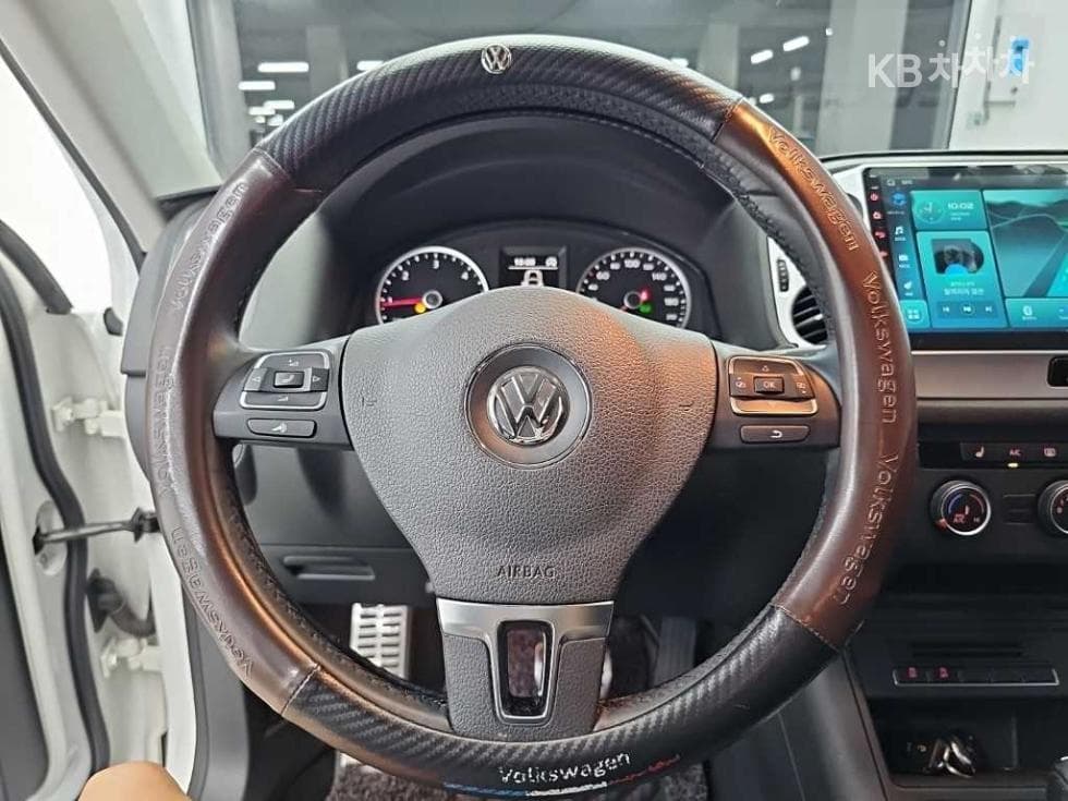 Volkswagen Нов Tiguan2.0 Турбо Дизел Инжекция 컴포트 5N - 9