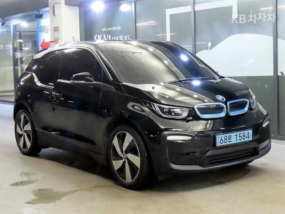 BMW i3 LUX I01 (2014+ model year refresh) - Image 1