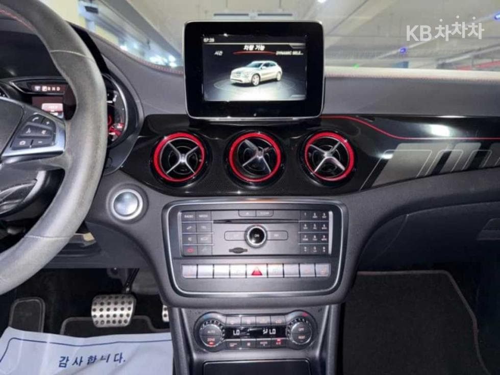 Mercedes-Benz GLA X156GLA45 AMG 4매틱 - 11