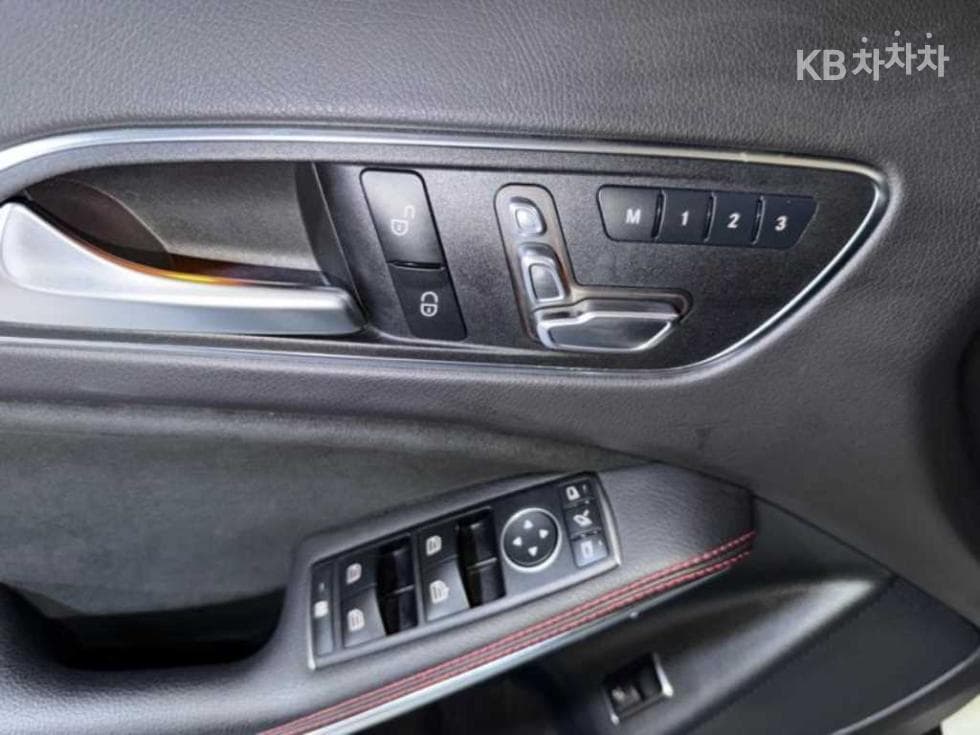 Mercedes-Benz GLA X156GLA45 AMG 4매틱 - 14