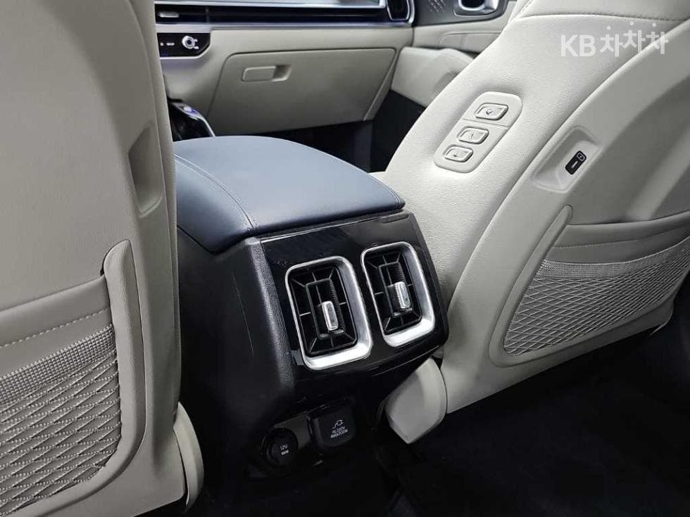 Киа The New (фейслифт) Sorento Хибрид MQ41.6T HEV 2WD Signature Gravity - 13