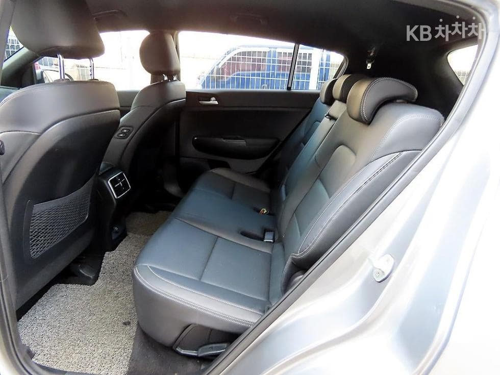 Киа Sportage 더 볼드Смарт스트림 D 1.6 Дизел 4x4 Престиж - 6