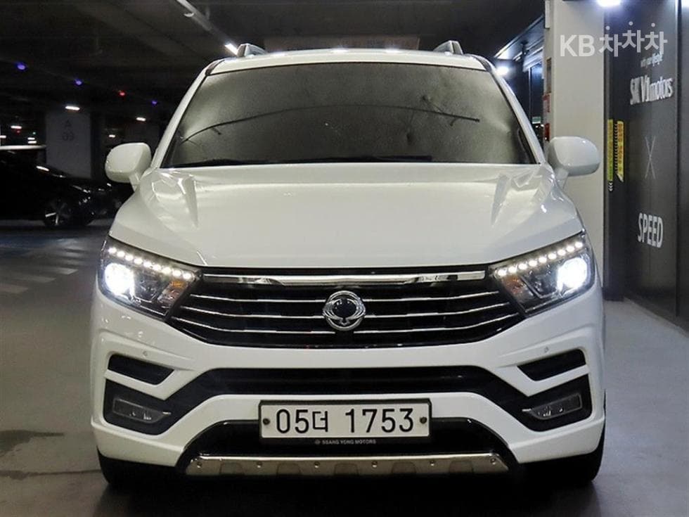 KG Mobility 코란도 투리스모9-seater 4WD TX - 2