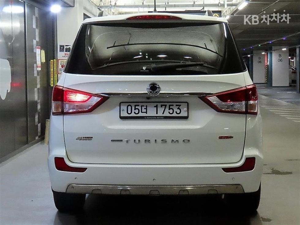 KG Mobility 코란도 투리스모9-seater 4WD TX - 5