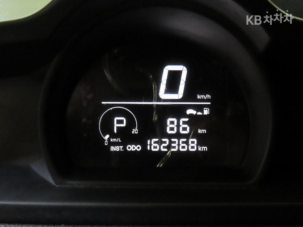 KG Mobility 코란도 투리스모9-seater 4WD TX - 10