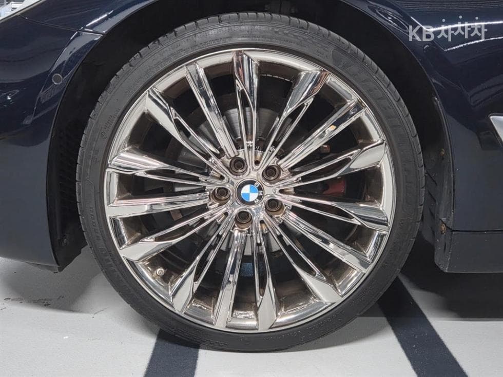 BMW 올New5 Series (G30)520d M Sport Plus - 11
