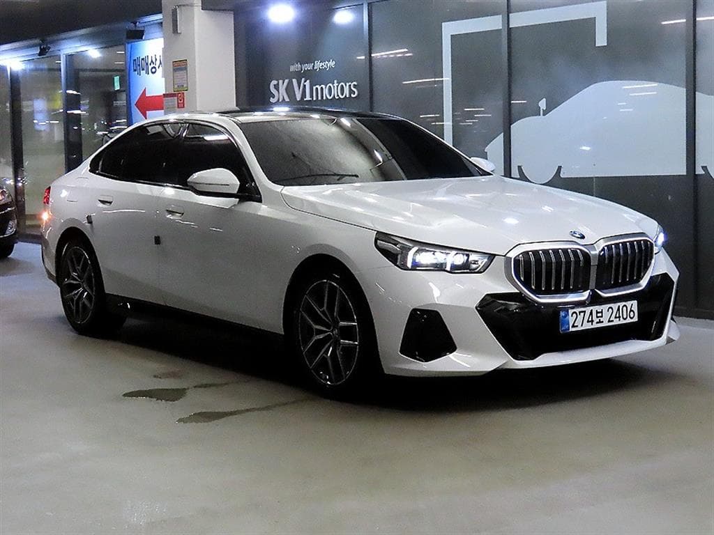 BMW Нов5 Серия(G60) 520i Стандартен - Image 1