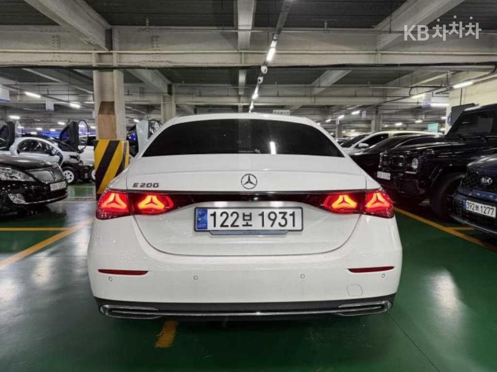 Mercedes-Benz E-클래스 (W214)E200 Avantgrade - 3