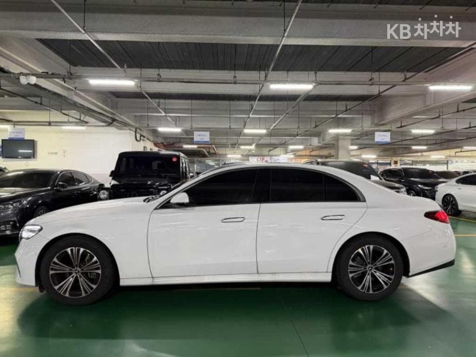Mercedes-Benz E-클래스 (W214)E200 Avantgrade - 5