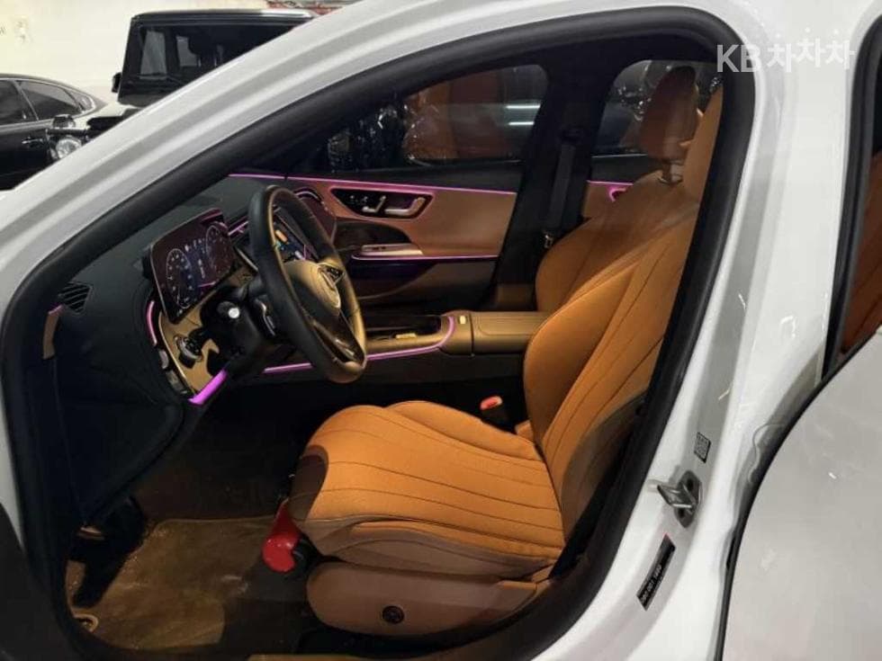 Mercedes-Benz E-클래스 (W214)E200 Avantgrade - 12