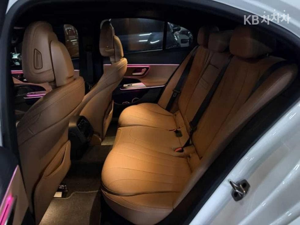 Mercedes-Benz E-클래스 (W214)E200 Avantgrade - 13